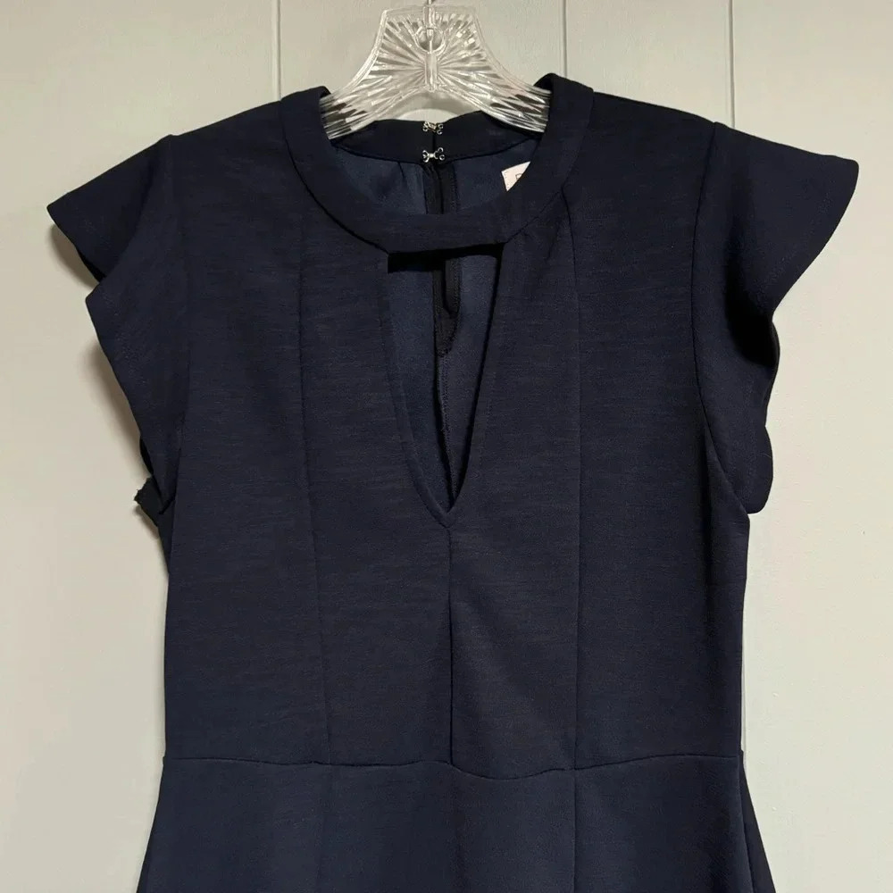 BCBGeneration Flutter Sleeve Keyhole Neckline Navy Dress Size Small NEVER WORN - Picture 2 of 9